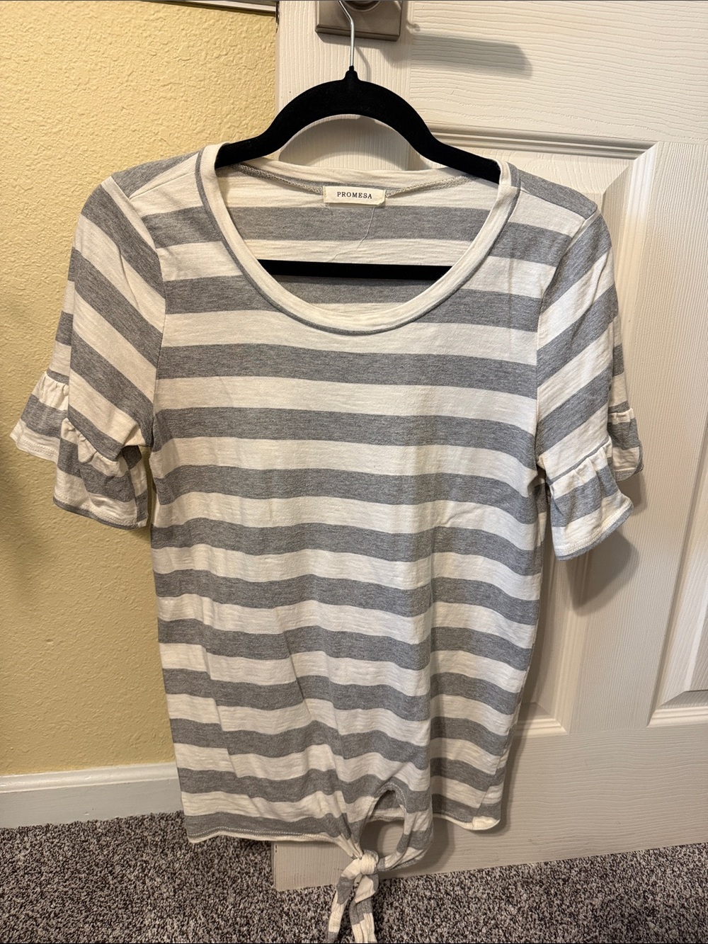 Promesa White and Gray Striped Tie-Front Ruffle Sleeve Tee
